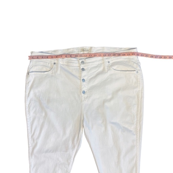 Madewell 10" High-Rise Skinny Jeans in Pure White: Step-Hem Edition Plus Size 37 - Picture 5 of 11